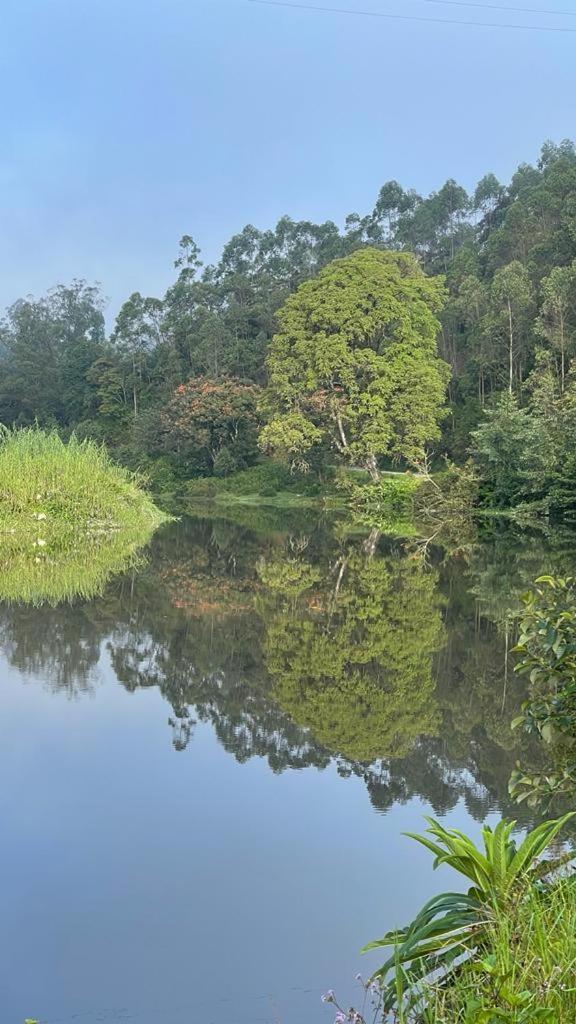 Green Ridge Munnar Exteriör bild